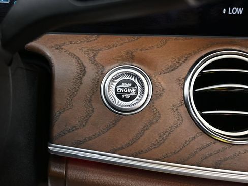 Used 2023 Mercedes-Benz E 350 4MATIC Sedan image 23