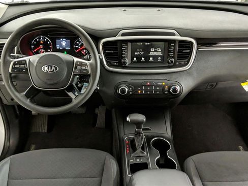 Used 2020 Kia Sorento AWD V6 image 24