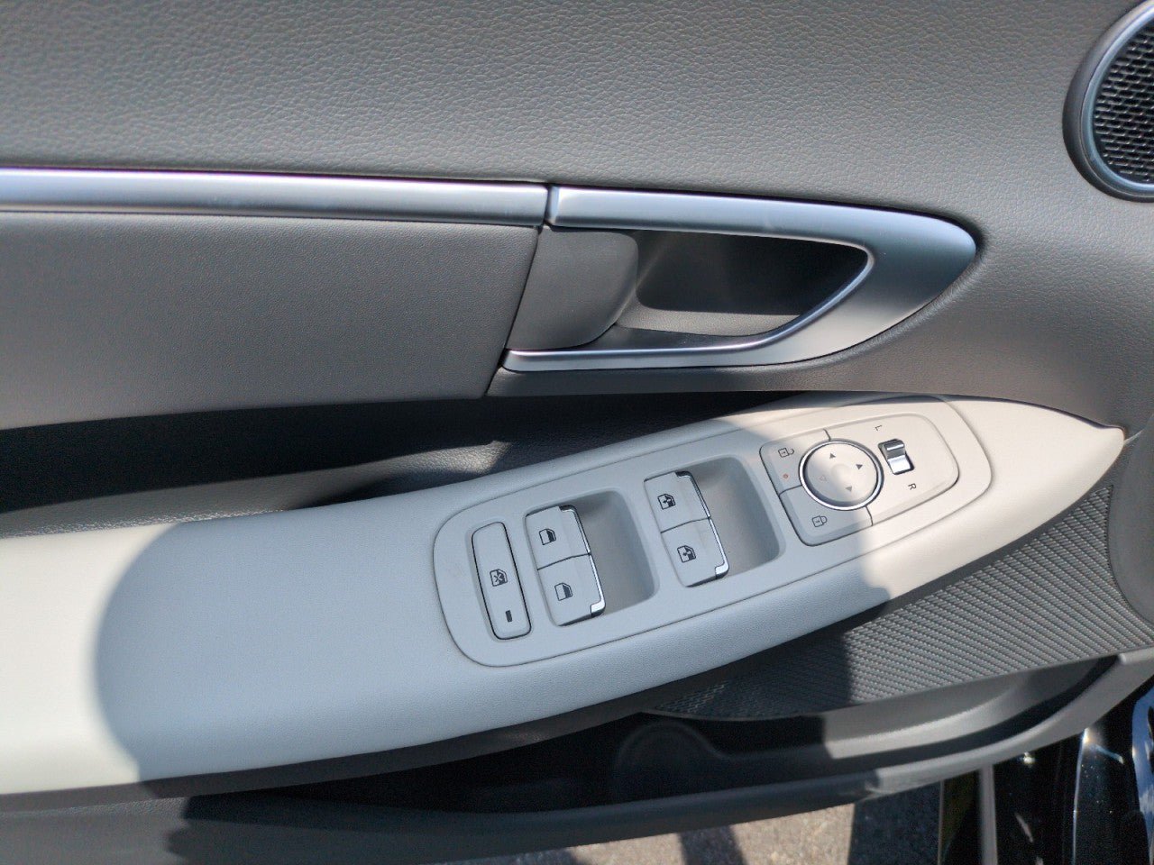 New 2026 Hyundai Sonata SEL FWD image 12