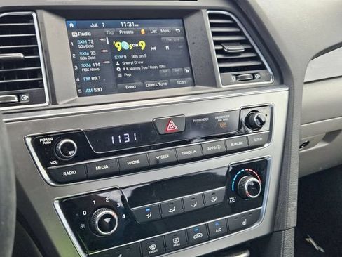 Used 2017 Hyundai Sonata Sport w/ Value Edition Package 02 FWD image 9