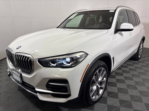Certified 2023 BMW X5 xDrive40i w/ Premium Package AWD/4WD image 2