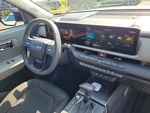 New 2027 Kia Seltos S FWD image 8