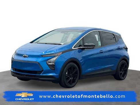 Certified 2022 Chevrolet Bolt LT FWD image 1