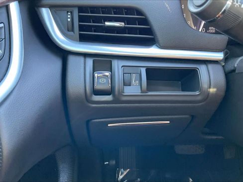 Used 2019 Cadillac XTS Luxury image 32