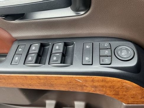 Used 2015 Chevrolet Silverado 2500 High Country w/ Duramax Plus Package AWD/4WD image 27