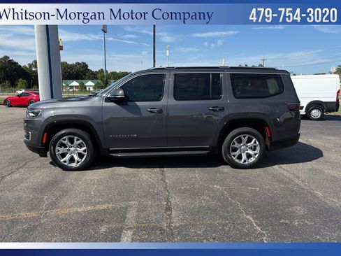 Used 2022 Jeep Wagoneer Series II image 2