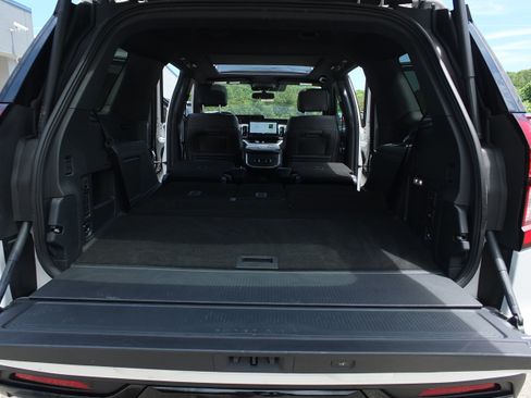 Used 2025 Ford Expedition Tremor AWD/4WD image 17