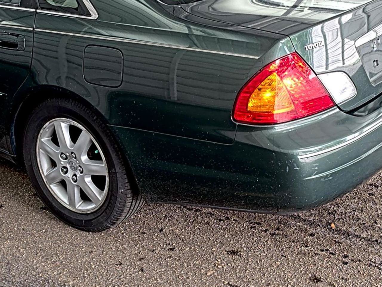 Used 2000 Toyota Avalon XL FWD image 20