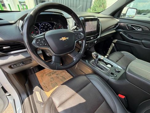 Used 2022 Chevrolet Traverse High Country w/ LPO, Cargo Package AWD/4WD image 11