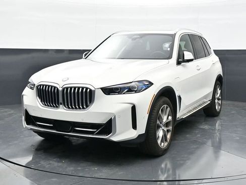 Used 2024 BMW X5 xDrive50e AWD/4WD image 5