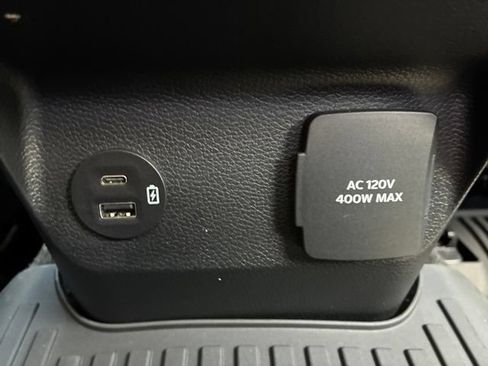 Used 2025 Ford Ranger XLT w/ Chrome Accent Package AWD/4WD image 22