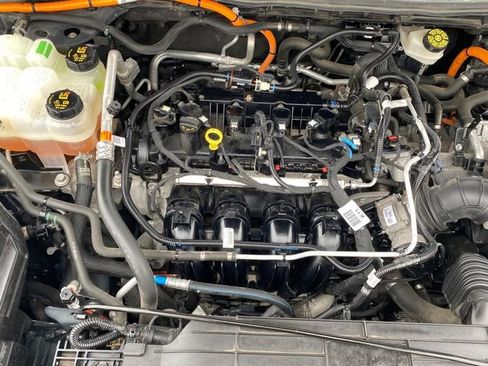 Used 2020 Ford Escape Titanium image 21