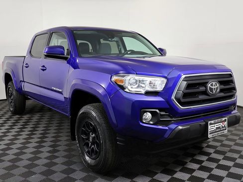 Used 2022 Toyota Tacoma SR5 AWD/4WD image 5