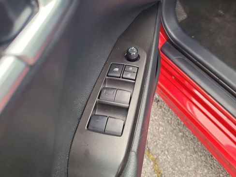 Used 2024 Toyota Camry SE FWD image 11