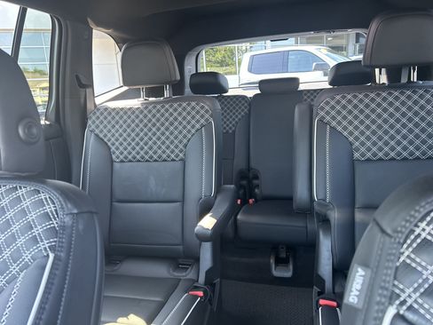 Used 2025 GMC Acadia Denali w/ Super Cruise Package AWD/4WD image 29