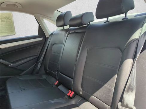 Used 2019 Volkswagen Passat 2.0T Wolfsburg w/ Wheels & Sunroof Package FWD image 21