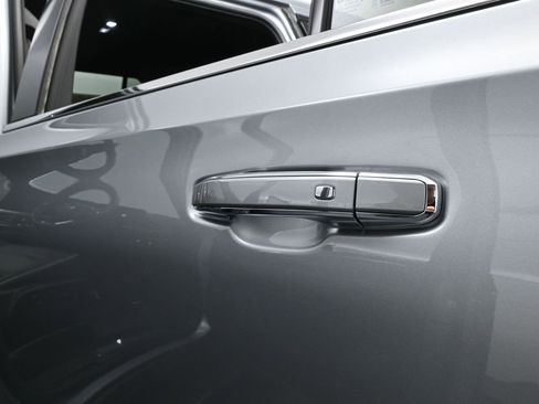 Used 2025 Chevrolet Suburban Premier image 46