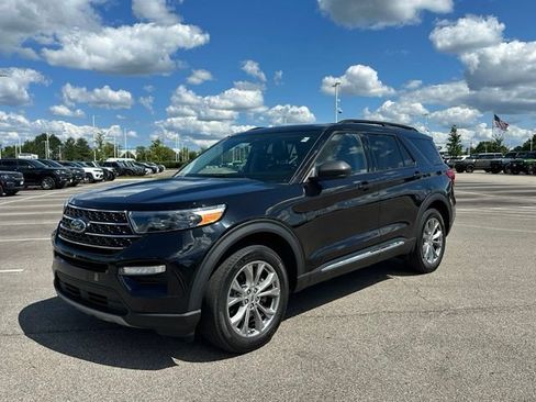 Certified 2023 Ford Explorer XLT w/ Equipment Group 202A AWD/4WD image 1