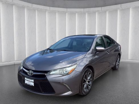 Used 2015 Toyota Camry XSE w/ Moonroof Package FWD image 1