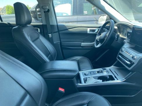 Used 2023 Ford Explorer XLT w/ Equipment Group 202A AWD/4WD image 7