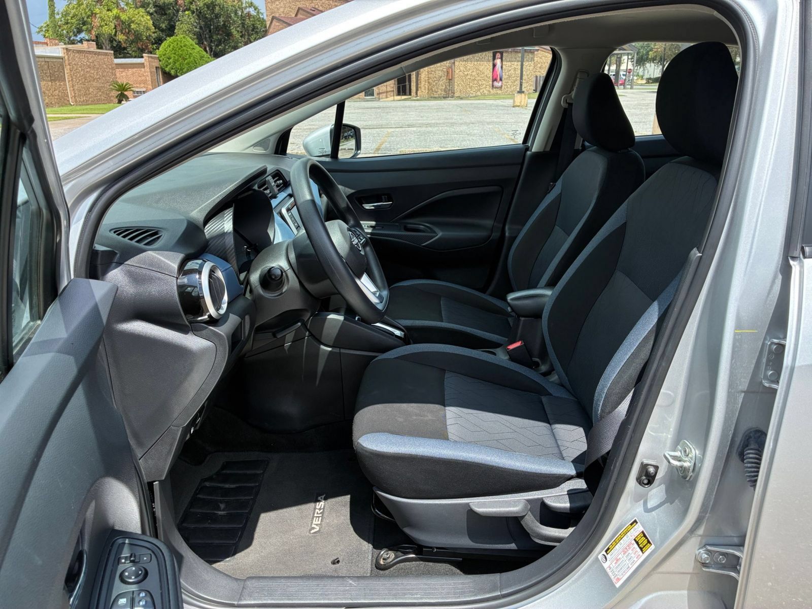 Used 2025 Nissan Versa SV FWD image 24