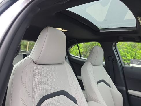 Used 2024 Lexus UX 250h FWD w/ Premium Package image 11