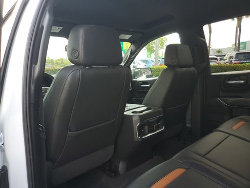 Used 2021 GMC Sierra 1500 AT4 image 16