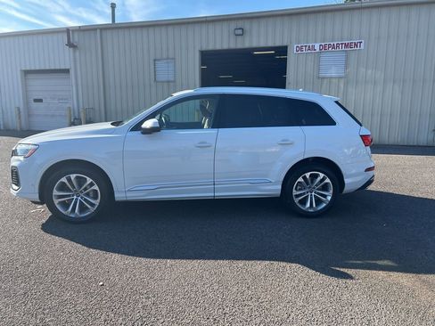 Used 2025 Audi Q7 3.0T Premium Plus AWD/4WD image 2