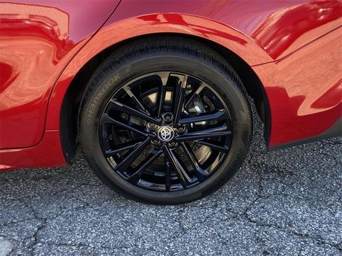 Used 2025 Toyota Camry SE w/ Convenience Package image 8