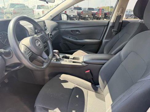 Used 2025 Nissan Sentra S image 9