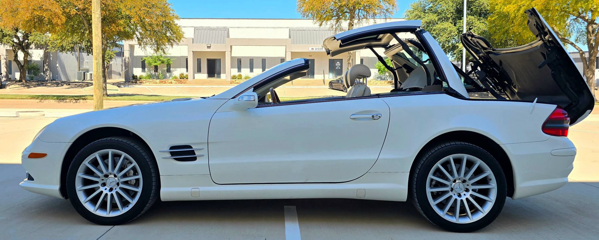 Used 2008 Mercedes-Benz SL 550 image 14