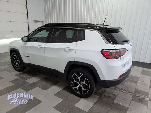 Used 2025 Jeep Compass Limited AWD/4WD image 2