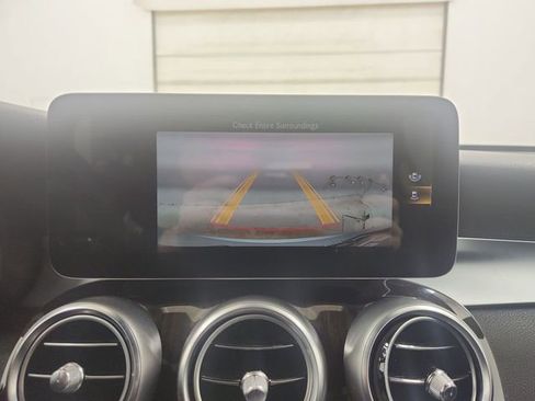 Used 2020 Mercedes-Benz GLC 300 4MATIC image 25