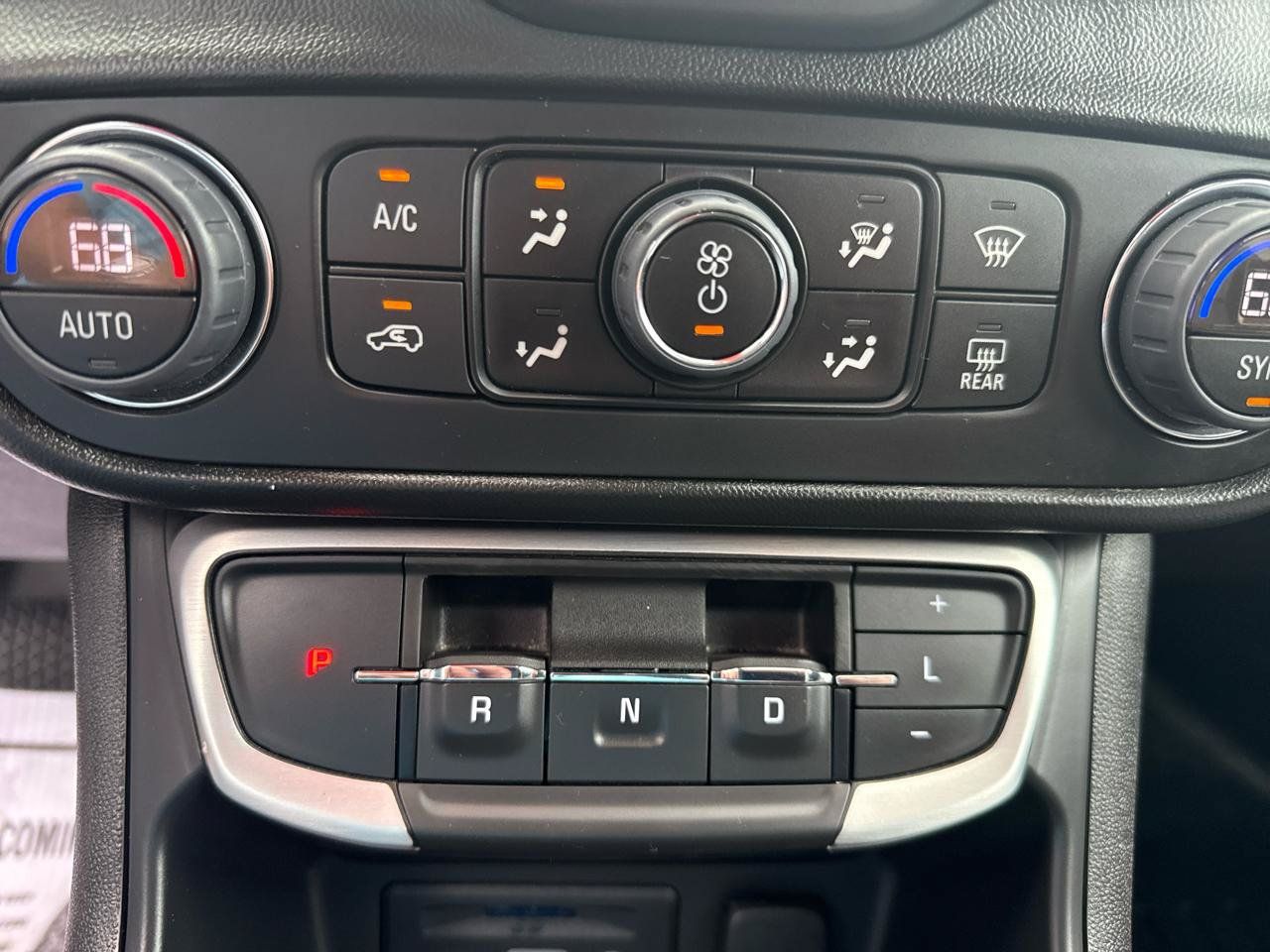 Used 2023 GMC Terrain SLT AWD/4WD image 21