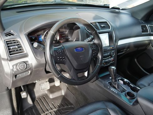 Certified 2017 Ford Explorer XLT w/ Equipment Group 202A image 4