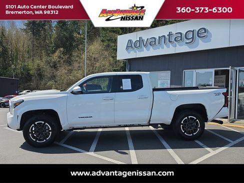 Used 2024 Toyota Tacoma TRD Sport AWD/4WD image 2