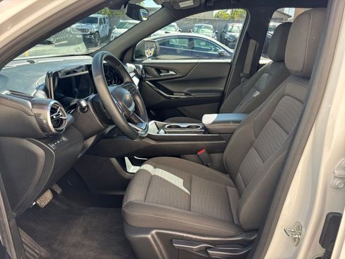 Used 2025 Chevrolet Equinox LT image 27