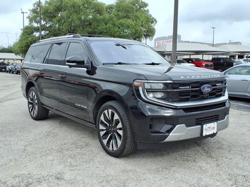 Certified 2025 Ford Expedition Max Platinum w/ Driver's Package AWD/4WD image 7