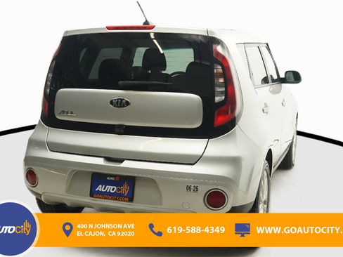 Used 2019 Kia Soul + image 10