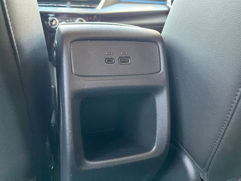 Used 2025 Chevrolet Trax LT image 24