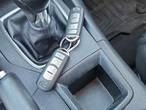 Used 2015 MAZDA MAZDA3 i SV image 9