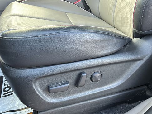 Used 2019 Kia Sedona EX FWD image 23