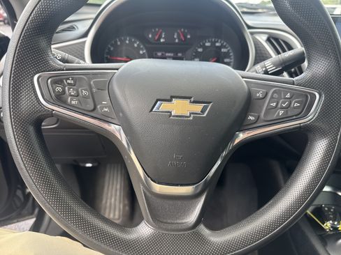 Used 2024 Chevrolet Malibu LT FWD image 17
