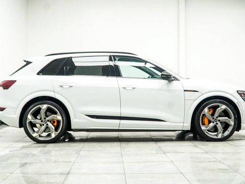 Used 2023 Audi e-tron S Prestige AWD/4WD image 8