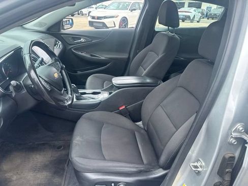 Used 2018 Chevrolet Malibu LT FWD image 17