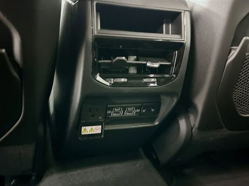 New 2025 Jeep Grand Cherokee Limited image 32