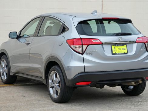 Used 2020 Honda HR-V LX image 40