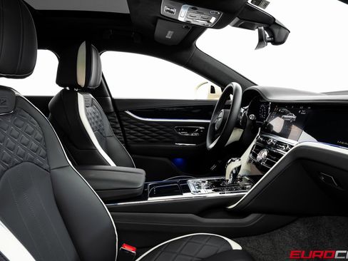 Used 2024 Bentley Flying Spur W12 image 39