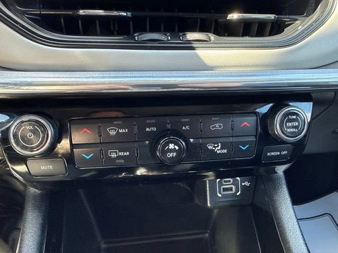 Certified 2022 Jeep Compass Limited AWD/4WD image 17