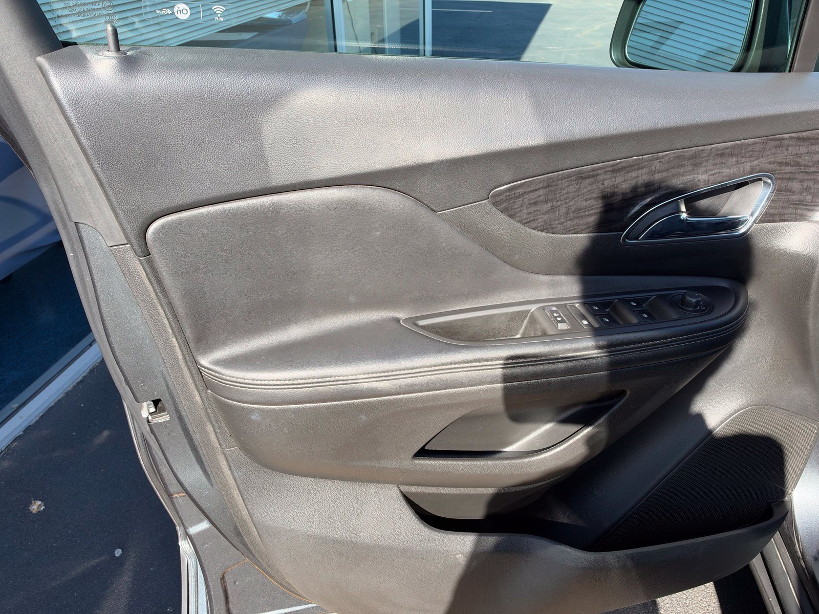 Used 2016 Buick Encore FWD image 10